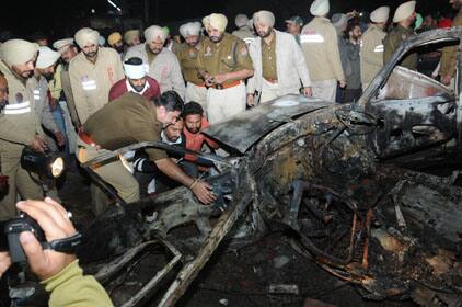 aap walkout on maur blast issue ਮੌੜ ਬੰਬ ਧਮਾਕੇ 'ਤੇ 'ਆਪ' ਦਾ ਵਿਧਾਨ ਸਭਾ 'ਚ ਬਲਾਸਟ