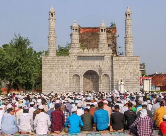 ਇਹ ਤਸਵੀਰ ਜੰਮੂ-ਕਸ਼ਮੀਰ ਦੀ ਮਸਜਿਦ ਦੀ ਹੈ।