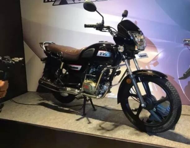 ਉਪਰੋਕਤ ਸਾਰੇ ਟੂ-ਵ੍ਹੀਲਰਸ 'ਚੋਂ ਕਿਫਾਇਤੀ ਵਰਜ਼ਨ ਟੀਵੀਐਸ ਰੇਡਾਨ ਦਾ ਹੈ। ਇਸ 'ਚ ਰੇਡਾਨ ਦਾ ਵੱਖਰਾ ਵਰਜ਼ਨ ਅਲਾਏ ਵ੍ਹੀਲਸ 'ਚ ਹੈ ਜੋ ਕਿ ਸੈਲਫ ਸਟਾਰਟ ਫੀਚਰ ਨਾਲ ਲੈਸ ਹੈ।