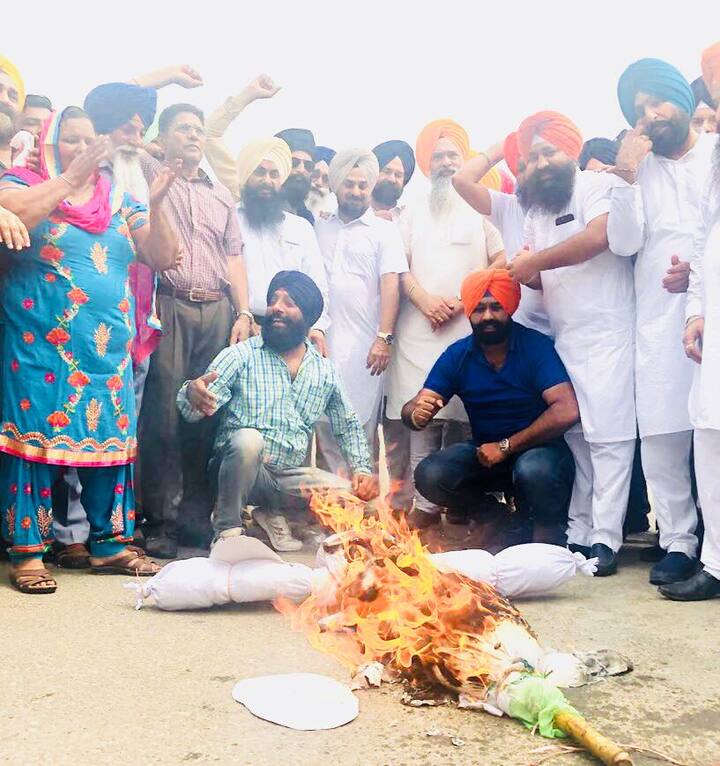  ਹੁਣ ਪਾਰਟੀ ਪ੍ਰਧਾਨ ਸੁਖਬੀਰ ਬਾਦਲ ਨੇ ਟਕਸਾਲੀ ਆਗੂਆਂ ਨੂੰ ਅੱਗੇ ਲਿਆਉਣ ਅਤੇ ਵਿਰੋਧ ਪ੍ਰਦਰਸ਼ਨਾਂ ਨਾਲ ਸਾਖ਼ ਸੁਧਾਰਨ ਲਈ ਮੁਹਿੰਮ ਵਿੱਢੀ ਹੋਈ ਹੈ।