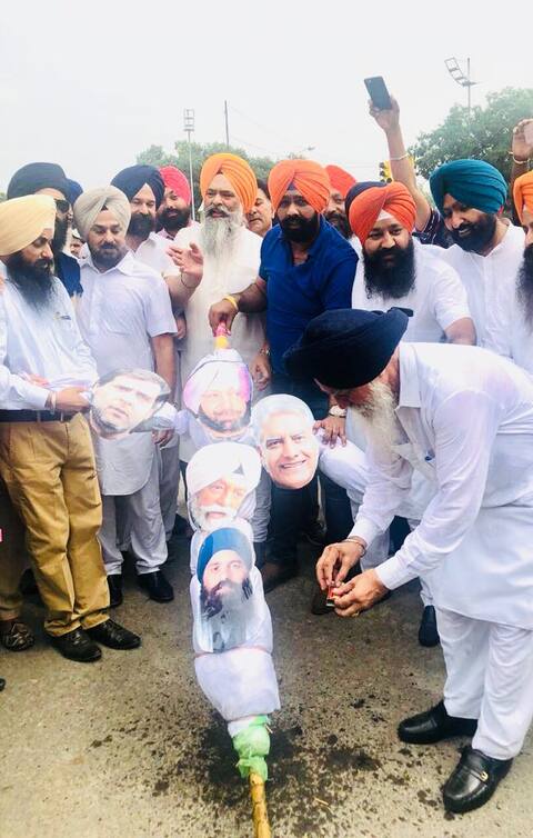 ਚੰਦੂਮਾਜਰਾ ਤੋਂ ਇਲਾਵਾ ਬਾਕੀ ਟਕਸਾਲੀ ਲੀਡਰ ਰਹੇ ਅਕਾਲੀਆਂ ਦੇ ਪ੍ਰਦਰਸ਼ਨ ਤੋਂ ਦੂਰ ਚੰਦੂਮਾਜਰਾ ਤੋਂ ਇਲਾਵਾ ਬਾਕੀ ਟਕਸਾਲੀ ਲੀਡਰ ਰਹੇ ਅਕਾਲੀਆਂ ਦੇ ਪ੍ਰਦਰਸ਼ਨ ਤੋਂ ਦੂਰ