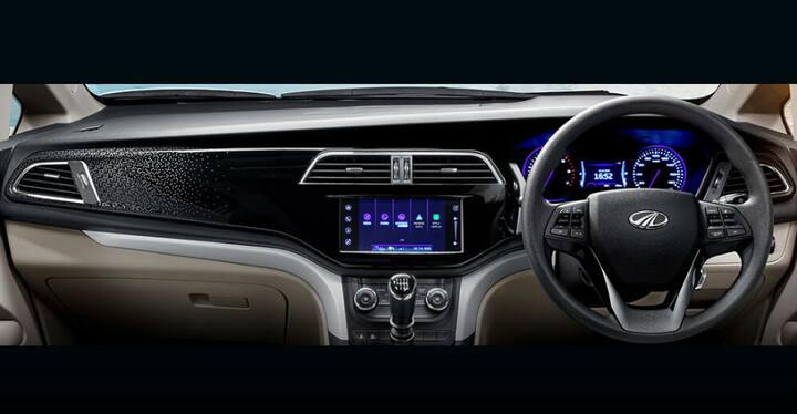 ਮਹਿੰਦਰਾ ਮਰਾਜ਼ੋ ਦੇ ਕੈਬਿਨ ਨਾਲ ਜੁੜੀ ਜਾਣਕਾਰੀ ਪਹਿਲਾਂ ਹੀ ਜਾਰੀ ਕਰ ਚੁੱਕੀ ਹੈ। ਇਸ ਦਾ ਡੈਸ਼ਬੋਰਡ ਪਿਆਨੋ ਬਲੈਕ ਫਿਨਿਸ਼ ਨਾਲ ਆਵੇਗਾ। ਇਨਫ਼ੋਟੇਨਮੈਂਟ ਸਿਸਟਮ ਨੂੰ ਵਿਚਰਾਕ ਰੱਖਿਆ ਗਿਆ ਹੈ।