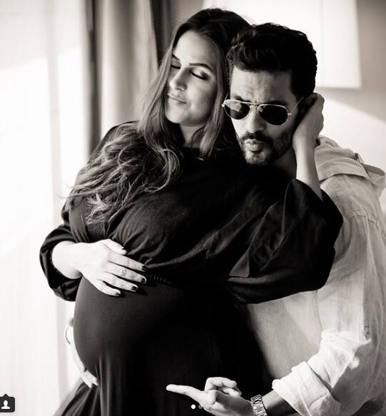 ਫ਼ੋਟੋਸ਼ੂਟ ਲਈ ਉਸ ਨੇ ਫਲੋਰਲ ਮੈਕਸੀ ਡਰੈਸ ਪਾਈ ਹੈ। 