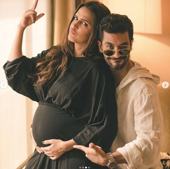  ਅੱਜ ਕਲ੍ਹ ਉਹ ਇਸੇ ਤਰ੍ਹਾਂ ਦੀਆਂ ਪੁਸ਼ਾਕਾਂ ਪਾਉਂਦੀ ਹੈ।