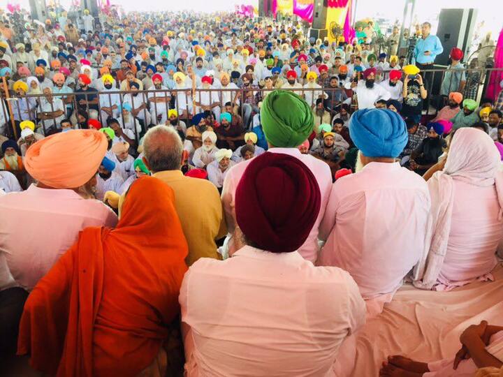 ਉਨ੍ਹਾਂ ਕਿਹਾ ਕ ਅਕਾਲੀ ਦਲ ਤੇ ਕਾਂਗਰਸ ਦੋਸਤਾਨਾ ਮੈਚ ਖੇਡ ਰਹੇ ਹਨ। 