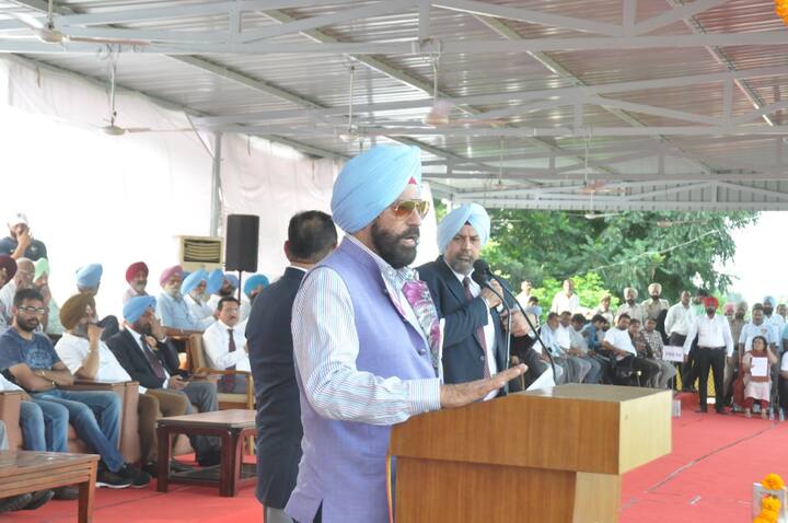  ਜਲੰਧਰ: ਖੇਡ ਮੰਤਰੀ ਰਾਣਾ ਗੁਰਮੀਤ ਸਿੰਘ ਸੋਢੀ ਨੇ ਪੰਜਾਬ ਦੇ ਖਿਡਾਰੀਆਂ ਵਾਸਤੇ ਵੱਡੇ ਇਨਾਮਾਂ ਦਾ ਦਾਅਵਾ ਕੀਤਾ ਹੈ। 