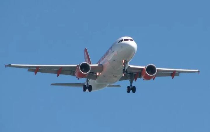 ਹਾਲਾਂਕਿ, ਇਹ ਸੇਵਾ ਥੋੜ੍ਹੀ ਮਹਿੰਗੀ ਜ਼ਰੂਰ ਹੈ। ਜੁਹੂ-ਤਾਰਪੋਰ ਤੇ ਜੁਹੂ-ਵਾਪੀ ਲਈ ਇੱਕ ਟਿਕਟ 21,000 ਤੋਂ ਲੈ ਕੇ 29,250 ਰੁਪਏ ਤਕ ਦੀ ਹੋਵੇਗੀ। ਇਨ੍ਹਾਂ ਦੋਵਾਂ ਉਡਾਣਾਂ ਵਿੱਚ 45 ਮਿੰਟ ਦਾ ਸਮਾਂ ਲੱਗੇਗਾ।