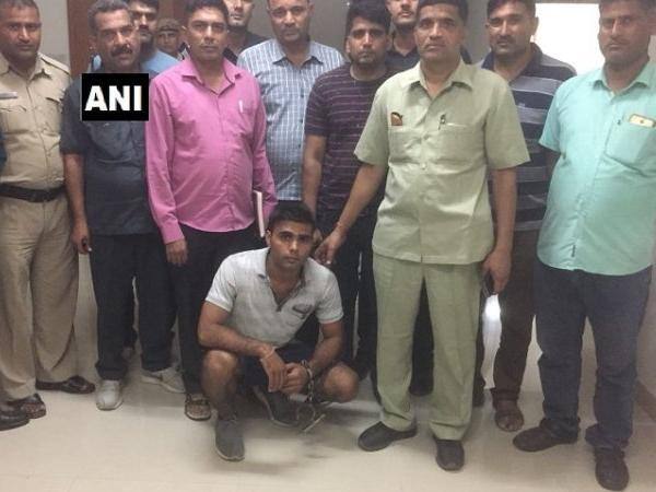 rewari gangrape: accused held and sp transferred ਰੇਵਾੜੀ ਗੈਂਗਰੇਪ: ਮੁੱਖ ਮੁਲਜ਼ਮ ਗ੍ਰਿਫ਼ਤਾਰ, ਪਰ ਸਾਥੀ ਹਾਲੇ ਵੀ ਫਰਾਰ