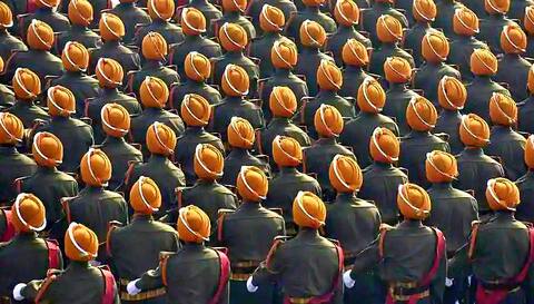 ਫ਼ੌਜੀ ਨੇ ਦੋ ਸਾਥੀਆਂ ਨੂੰ ਮਾਰ ਕੀਤੀ ਖ਼ੁਦਕੁਸ਼ੀ, ਤਿੰਨੇ ਮ੍ਰਿਤਕ ਪੰਜਾਬ ਦੇ ਫ਼ੌਜੀ ਨੇ ਦੋ ਸਾਥੀਆਂ ਨੂੰ ਮਾਰ ਕੀਤੀ ਖ਼ੁਦਕੁਸ਼ੀ, ਤਿੰਨੇ ਮ੍ਰਿਤਕ ਪੰਜਾਬ ਦੇ