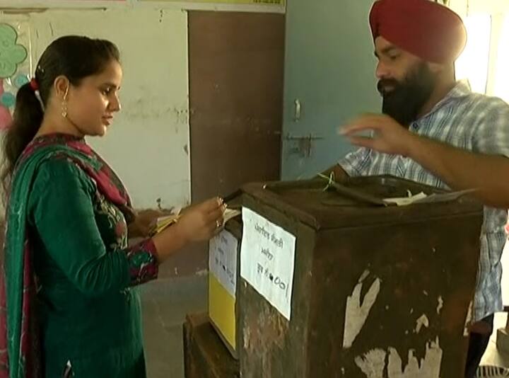 ਇਸ ਤੋਂ ਇਲਾਵਾ ਬਠਿੰਡਾ ਦੇ ਹੀ ਪਿੰਡ ਮਿੱਡਾ ਵਿੱਚ ਵਾਹਨਾਂ ਦੀ ਭੰਨ੍ਹਤੋੜ ਦੇ ਮਾਮਲੇ ਵੀ ਸਾਹਮਣੇ ਆਏ ਹਨ।