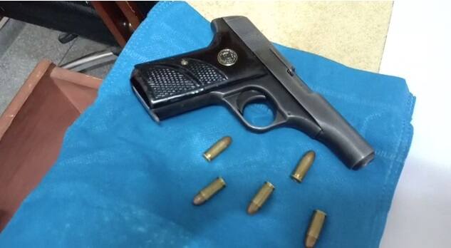ਇਨ੍ਹਾਂ ਕੋਲੋਂ ਹਥਿਆਰ ਤੇ ਕਾਰਤੂਸ ਵੀ ਬਰਾਮਦ ਕੀਤੇ ਗਏ ਹਨ।