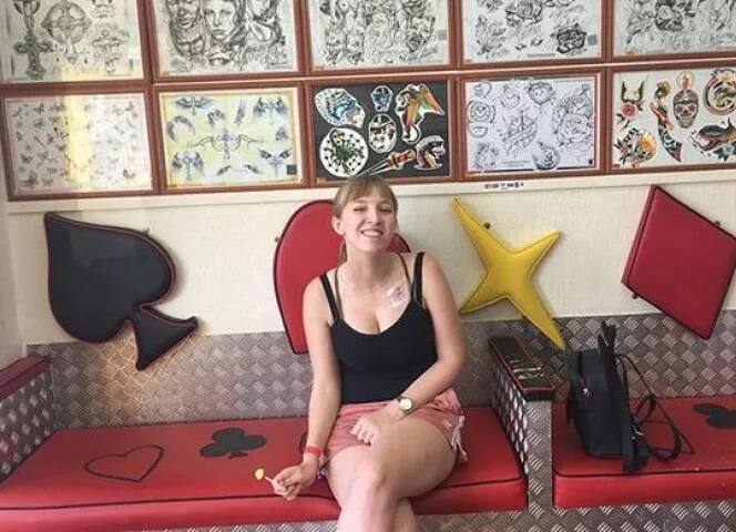 ਲਿੰਡਸੇ ਨੂੰ ਪਹਿਲਾਂ ਤੋਂ ਹੀ ਪੋਸਟ੍ਰੂਅਲ ਟੈਕਾਰਡੀਆ (POT) ਸਿੰਡ੍ਰੋਮ ਹੈ। ਇਸ ਬਿਮਾਰੀ ਵਿੱਚ ਝੂਠ ਬੋਲਣ ਦੌਰਾਨ ਦਿਲ ਦੀ ਧੜਕਣ ਆਮ ਨਾਲੋਂ ਬਹੁਤ ਵਧ ਜਾਂਦੀ ਹੈ।