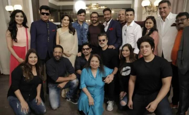 ਦੂਜੀ ਫਿਲਮ ‘ਟੋਟਲ ਧਮਾਲ’ ਸਾਲ ਦੇ ਆਖਰੀ ਮਹੀਨੇ 7 ਦਸੰਬਰ, 2018 ਨੂੰ ਰਿਲੀਜ਼ ਹੋਵੇਗੀ। ਫਿਲਮ ‘ਚ ਕਈ ਵੱਡੇ ਸਟਾਰ ਸ਼ਾਮਲ ਹਨ। ਇਸ ‘ਚ ਮਾਧੁਰੀ ਦੀਕਸ਼ਤ, ਰਿਤੇਸ਼ ਦੇਸ਼ਮੁੱਖ, ਅਰਸ਼ਦ ਵਾਰਸੀ, ਜਾਵੇਦ ਜਾਫਰੀ, ਅਨਿਲ ਕਪੂਰ, ਈਸ਼ਾ ਗੁਪਤਾ, ਬੋਮਨ ਇਰਾਨੀ, ਸੋਨਾਕਸ਼ੀ ਸਿਨਹਾ ਰਹੇਗੀ।