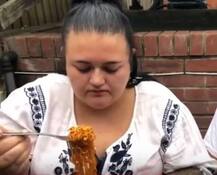 ਨੂਡਲ ਖਾਂਦੇ ਹੋਇਆ ਹਾਸੇ ਦਾ ਤਮਾਸ਼ਾ, 20 ਸਾਲਾ ਮੁਟਿਆਰ ਪੁੱਜੀ ਹਸਪਤਾਲ