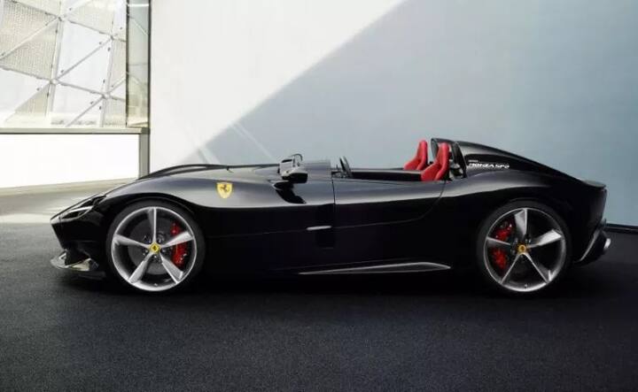 ਫ਼ਰਾਰੀ ਦੀ ਮੋਂਜ਼ਾ ਐਸਪੀ 1 ਤੇ ਐਸਪੀ 2 ਸੁਪਰਕਾਰਾਂ ਹਨ।