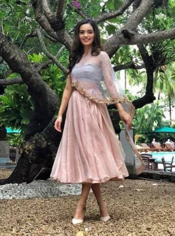 ਮਾਨੁਸ਼ੀ ਦਾ ਜਨਮ ਹਰਿਆਣਾ ਦੇ ਰੋਹਤਕ 'ਚ ਸਾਲ 1997 'ਚ ਹੋਇਆ ਸੀ।