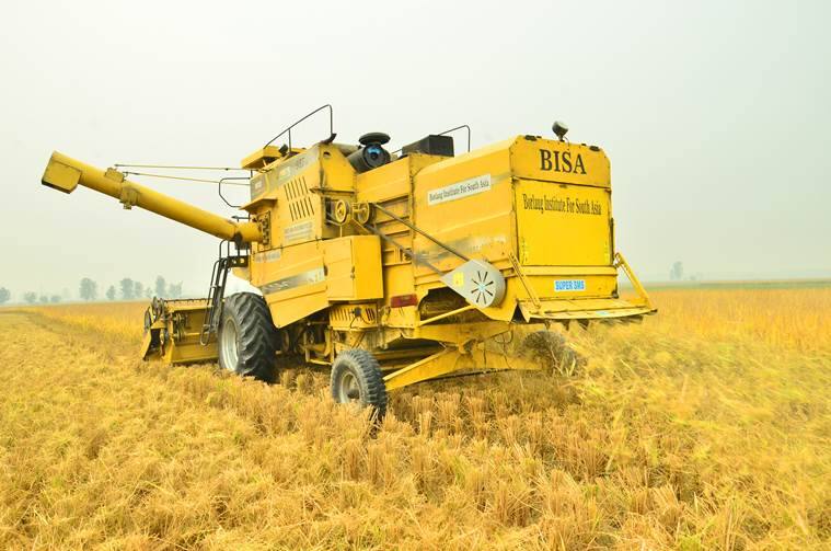 Cambine Owner Protest ਸਰਕਾਰੀ ਹੁਕਮਾਂ ਦੇ ਬਾਵਜੂਦ ਚੱਲ਼ ਰਹੀਆਂ ਬਗੈਰ ਯੰਤਰ ਵਾਲੀਆਂ ਕੰਬਾਈਨਾਂ 