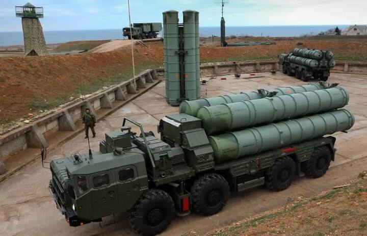 S-400 ਸਿਸਟਮ ਲਗਪਗ ਹਰ ਤਰ੍ਹਾਂ ਦੇ ਐਡਵਾਂਸ ਲੜਾਕੂ ਜਹਾਜ਼ਾਂ ਨੂੰ ਆਪਣੇ ਅੱਗੇ ਵਿਅਸਤ ਰੱਖ ਸਕਦੀ ਹੈ। ਇਸਦੇ ਅੱਗੇ ਐਡਵਾਂਸ ਜੈਟ ਲੜਾਕੂ ਜਹਾਜ਼ ਵੀ ਨਹੀਂ ਟਿਕ ਸਕੇਗਾ।