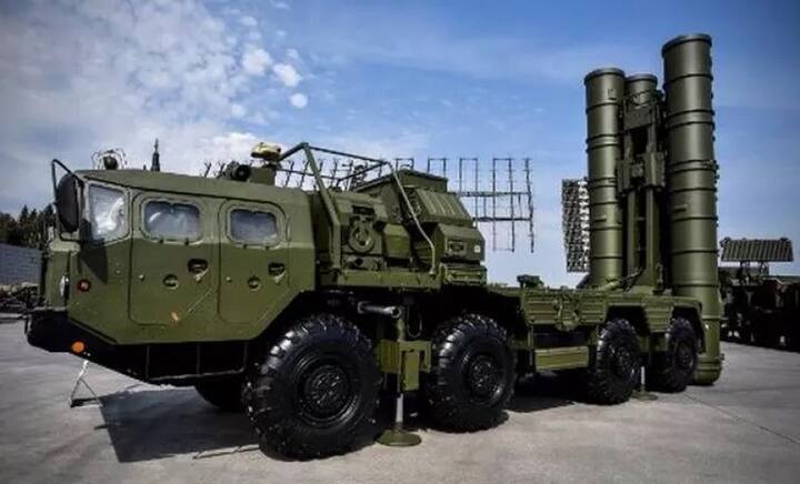 2007 ਵਿੱਚ ਪਹਿਲੀ ਵਾਰ S-400 ਮਿਸਾਈਲ ਸਿਸਟਮ ਨੂੰ ਡਿਫੈਂਸ ਦੇ ਇਸਤੇਮਾਲ ਵਿੱਚ ਲਿਆਂਦਾ ਗਿਆ।