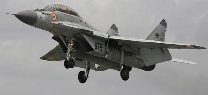 ਭਾਰਤੀ ਹਵਾਈ ਫੌਜ ਕੋਲ ਕੁੱਲ 666 ਫਾਈਟਰ ਏਅਕ੍ਰਾਫਟ, 857 ਟ੍ਰਾਂਸਪੋਰਟ ਏਅਕ੍ਰਾਫਟ, 809 ਅਟੈਕ ਏਅਕ੍ਰਾਫਟ, 323 ਟ੍ਰੇਨਰ ਏਅਕ੍ਰਾਫਟ, 16 ਅਟੈਕ ਹੈਲੀਕਾਪਟਰਾਂ ਸਣੇ ਕੁੱਲ 666 ਹੈਲੂਕਾਪਟਰ ਹਨ।