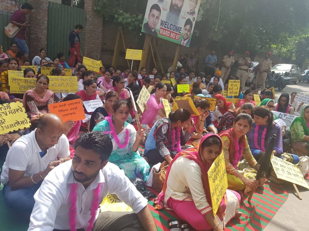 ਤਨਖਾਹ ਕਟੌਤੀ 'ਤੇ ਕਸੂਤੀ ਘਿਰੀ ਕੈਪਟਨ ਸਰਕਾਰ, ਸਮੂਹ ਫੈਡਰੇਸ਼ਨਾਂ ਤੇ ਜਥੇਬੰਦੀਆਂ ਨੇ ਚੁੱਕਿਆ ਝੰਡਾ