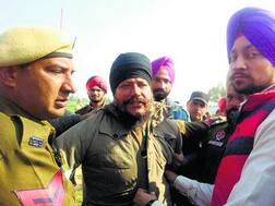 ਬਾਦਲ ਨੂੰ ਜੁੱਤੀ ਮਾਰਨ ਵਾਲੇ ਨੂੰ ਦੋ ਸਾਲ ਦੀ ਜੇਲ੍ਹ