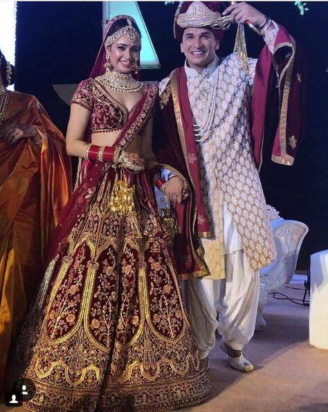 ਇਹ ਵਿਆਹ ‘ਚ ਬੀ-ਟਾਊਨ ਸੈਲੇਬ੍ਰਿਟੀਜ਼ ਦੀ ਗੱਲ ਕਰੀਏ ਤਾਂ ਤੱਬੂ, ਸੋਹੇਲ ਖ਼ਾਨ, ਸੁਨੀਲ ਸ਼ੈੱਟੀ, ਕ੍ਰਿਕਟੇਰ ਇਰਫਾਨ ਪਠਾਨ ਆਪਣੇ ਬੇਟੇ ਦੇ ਨਾਲ ਇਸ ਵੈਡਿੰਗ ‘ਚ ਨਜ਼ਰ ਆਏ।