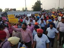 ਸਰਕਾਰ ਨੂੰ ਪੁੱਠੀ ਪੈਣ ਲੱਗੀ ਅਧਿਆਪਕਾਂ \'ਤੇ ਸਖਤੀ, ਜਲਦ ਨਿਬੇੜੇ ਲਈ ਤੁਰੀ ਗੱਲ਼ਬਾਤ ਦੇ ਰਾਹ