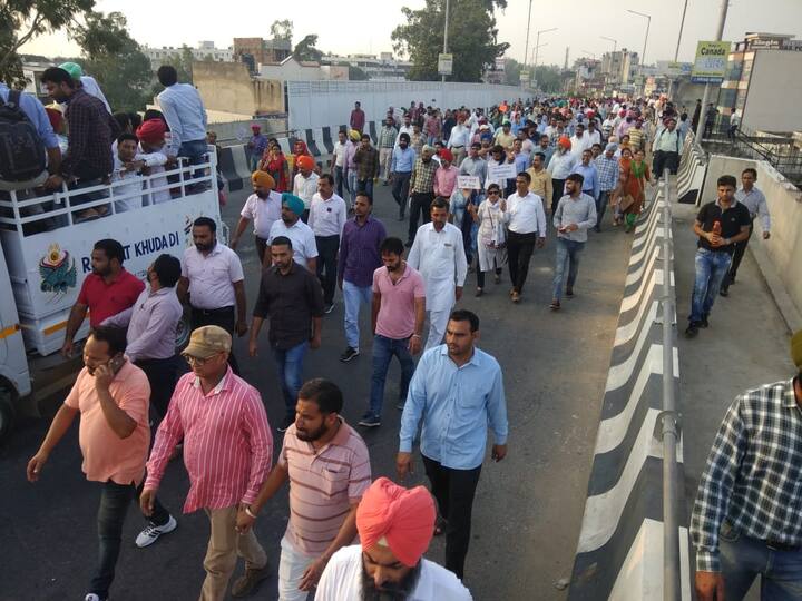 ਅਧਿਆਪਕ 16 ਤਾਰੀਖ਼ ਨੂੰ ਸਿੱਖਿਆ ਮੰਤਰੀ ਦੇ ਘਰ ਦੇ ਬਾਹਰ ਜਗਰਾਤਾ ਕਰਨਗੇ। 18 ਨੂੰ ਸਰਕਾਰ ਦਾ ਰਾਵਣ ਫੂਕਿਆ ਜਾਏਗਾ।