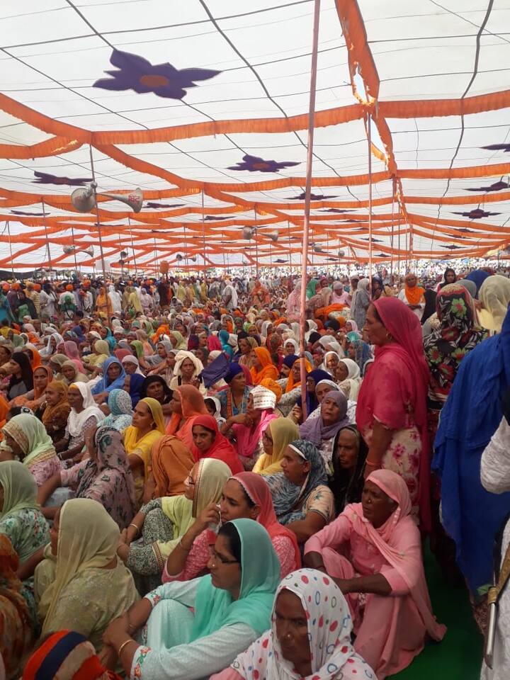 ਇਸ ਮੌਕੇ ਕਾਂਗਰਸੀ ਲੀਡਰਾਂ ਨੇ ਪਿੰਡ ਬਹਿਬਲ ਖ਼ੁਰਦ ਵਿੱਚ ਸ਼ਹੀਦ ਕ੍ਰਿਸ਼ਨ ਭਗਵਾਨ ਸਿੰਘ ਦੇ ਬੇਟੇ ਸੁਖਰਾਜ ਸਿੰਘ ਤੇ ਪਰਿਵਾਰਕ ਮੈਂਬਰਾਂ ਤੇ ਪਿੰਡ ਸਰਾਵਾਂ ਵਿੱਚ ਸ਼ਹੀਦ ਗੁਰਜੀਤ ਸਿੰਘ ਦੇ ਪਿਤਾ ਸਾਧੂ ਸਿੰਘ ਤੇ ਪਰਿਵਾਰਕ ਮੈਂਬਰਾਂ ਨਾਲ ਮੁਲਾਕਾਤ ਕੀਤੀ। ਉਨ੍ਹਾਂ ਭਰੋਸਾ ਦਿਵਾਇਆ ਕਿ ਦੋਸ਼ੀਆਂ ਵਿਰੁੱਧ ਸਖ਼ਤ ਕਾਰਵਾਈ ਕੀਤੀ ਜਾਵੇਗੀ।