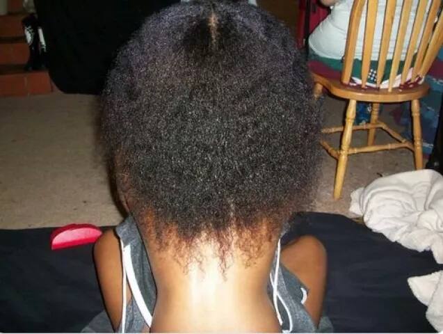 ਮਹਿਲਾ ਨੇ ਆਪਣੇ ਸਰੀਰ ਨੂੰ ਲੋਕਾਉਂਦਿਆਂ ਹੋਇਆਂ ਕਮਰ ਨੂੰ ਗਰਦਨ ਵਾਂਗ ਸੈੱਟ ਕਰਕੇ ਫੋਟੋ ਖਿਚਵਾਈ ਹੋਈ ਹੈ। ਦਰਅਸਲ, ਇਹ ਤਸਵੀਰ ਮਾਈ ਨੈਕ, ਮਾਈ ਬੈਕ ਗੀਤ ’ਤੇ ਫੋਕਸ ਕਰਦੀ ਨਜ਼ਰ ਆ ਰਹੀ ਹੈ। ਇਸ ਨੂੰ ਪਿਛਲੇ ਹਫ਼ਤੇ ਪੋਸਟ ਕੀਤਾ ਗਿਆ ਸੀ।