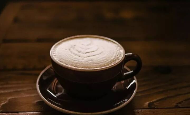 ਪੀਨਟ ਬਟਰ ਨੂੰ ਕੌਫ਼ੀ ਵਿੱਚ ਮਿਲਾ ਕੇ ਪੀਣ ਨਾਲ ਪ੍ਰੋਟੀਨ ਦੀ ਕਮੀ ਦੂਰ ਹੋ ਸਕਦੀ ਹੈ। 