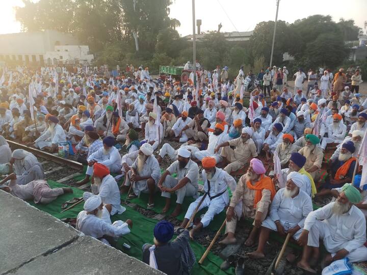 ਯਾਤਰੀਆਂ ਨੇ ਕਿਹਾ ਕਿ ਜੇ ਵਾਅਦੇ ਪੂਰੇ ਨਹੀਂ ਹੋ ਸਕਦੇ ਤਾਂ ਸਰਕਾਰਾਂ ਨੂੰ ਝੂਠੇ ਸੁਪਣੇ ਵਿਖਾਉਣ ਦੀ ਕੋਈ ਵੀ ਹੱਕ ਨਹੀਂ ਹੈ।