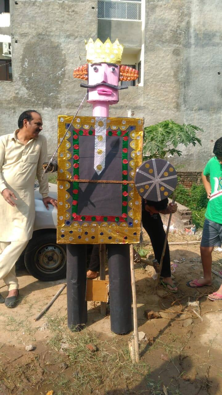 ਇਸ ਨੂੰ ਬੁਰਾਈ ਦੇ ਉੱਤੇ ਸੱਚਾਈ ਦੀ ਵਿਜੈ ਦੇ ਰੂਪ ’ਚ ਮਨਾਇਆ ਜਾਂਦਾ ਹੈ। ਇਸ ਲਈ ਇਸ ਦਸਮੀ ਨੂੰ ਵਿਜੈਦਸਮੀ ਦੇ ਨਾਮ ਨਾਲ ਵੀ ਜਾਣਿਆ ਜਾਂਦਾ ਹੈ।