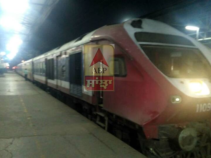 ਰੇਲਵੇ ਵਿਭਾਗ ਇਸ ਡੀਐਮਯੂ ਦੇ ਚਾਲਕ ਤੋਂ ਪੁੱਛਗਿੱਛ ਕਰ ਰਿਹਾ ਹੈ। 