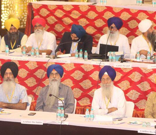 ਦੋ ਦਿਨਾ ਪੰਥਕ ਕਚਹਿਰੀ 'ਚ ਬਾਦਲਾਂ ਦੇ ਬਾਈਕਾਟ ਤੇ 'ਕਠਪੁਤਲੀ' ਜਥੇਦਾਰ ਦੇ ਵਿਰੋਧ ਦੇ ਮਤੇ ਪਾਸ