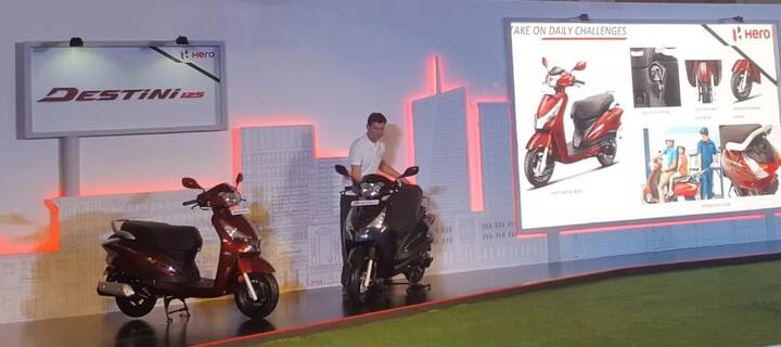 ਇਸ ਵਿੱਚ ਡਿਜੀਟਲ ਇੰਸਟਰੂਮੈਂਟ ਕਲੱਸਟਰ, ਬਾਹਰ ਤੋਂ ਤੇਲ ਭਰਿਆ ਜਾ ਸਕਦਾ ਹੈ। ਇਸ ਵਰਸ਼ਨ ਵਿੱਚ ਸੀਟ ਮੋਬਾਈਲ ਚਾਰਜਰ (ਵਿਕਲਪਿਕ) ਬੂਟ ਲਾਈਟ ਤੇ ਅਲੌਏ ਵ੍ਹੀਲ ਮੌਜੂਦ ਹਨ। ਇਸ ਦੇ ਨਾਲ ਹੀ ਟਿਊਬਲੈਸ ਟਾਇਰ ਤੇ ਐਂਟੀਗ੍ਰੇਟਿਡ ਬ੍ਰੇਕਿੰਗ ਸਿਸਟਮ ਵੀ ਹੈ। 