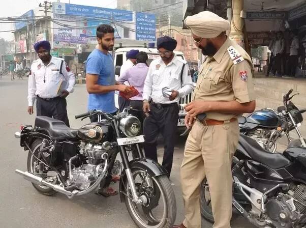 ਇਸ ਤੋਂ ਇਲਾਵਾ 23 ਬੁਲੇਟ ਮੋਟਰਸਾਈਕਲਾਂ ਦੇ ਚਲਾਨ ਕੱਟੇ ਗਏ ਹਨ।