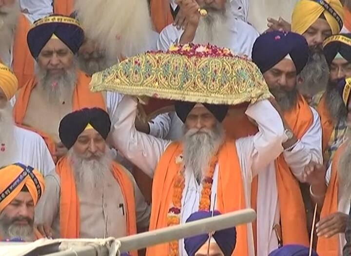 ਇਹ ਵਿਸ਼ਾਲ ਨਗਰ ਕੀਰਤਨ ਸ੍ਰੀ ਅਕਾਲ ਤਖ਼ਤ ਸਾਹਿਬ ਤੋਂ ਸ਼ੁਰੂ ਹੋਇਆ ਅਤੇ ਘੰਟਾ ਘਰ, ਪਲਾਜ਼ਾ, ਜੱਲ੍ਹਿਆਂਵਾਲਾ ਬਾਗ, ਘਿਓ ਮੰਡੀ ਗੇਟ, ਚੌਂਕ ਰਾਮ ਬਾਗ ਤੋਂ ਹਾਲ ਗੇਟ, ਹਾਥੀ ਗੇਟ, ਲੋਹਗੜ੍ਹ ਗੇਟ ,ਬੇਰੀ ਗੇਟ ਸਣੇ ਮੰਡੀ ਗੇਟ, ਸ਼ੇਰਾਂ ਵਾਲਾ ਗੇਟ ਸਣੇ ਕਈ ਹੋਰ ਪੜਾਅ ਪੂਰੇ ਕਰਦਾ, ਗੁਰਦੁਆਰਾ ਬਾਬਾ ਦੀਪ ਸਿੰਘ ਜੀ ਸ਼ਹੀਦ ਦੇ ਰਸਤਿਓਂ ਗੁਜ਼ਰਦਾ ਹੋਇਆ ਵਾਪਸ ਸ੍ਰੀ ਅਕਾਲ ਤਖ਼ਤ ਸਾਹਿਬ ਪੁੱਜ ਕੇ ਸਮਾਪਤ ਹੋਇਆ। 