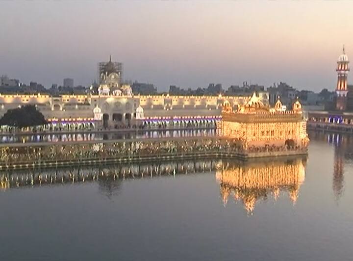ਪਰੰਪਰਾ ਰਹੀ ਹੈ ਕਿ ਸ੍ਰੀ ਗੁਰੂ ਰਾਮਦਾਸ ਜੀ ਦੇ ਪ੍ਰਕਾਸ਼ ਪੁਰਬ ਮੌਕੇ ਹਰ ਸਾਲ ਹੀ ਆਕਰਸ਼ਕ ਦੀਪਮਾਲਾ ਕਰਾਉਂਦੀ ਹੈ ਤੇ ਮਨਮੋਹਲ ਆਤਿਸ਼ਬਾਜ਼ੀ ਹੁੰਦੀ ਹੈ ਪਰ ਕਿਸੇ ਇਸ ਵਾਰ ਰੇਲ ਹਾਦਸੇ ਦੀ ਅਣਹੋਣੀ ਦੇ ਕਾਰਨ ਅਜਿਹਾ ਨਹੀਂ ਕੀਤਾ ਗਿਆ।