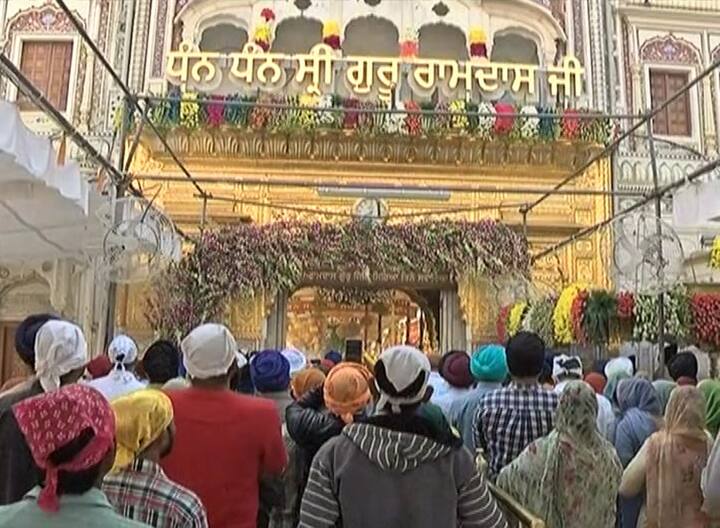 ਜੁਗੋ-ਜੁੱਗ ਅਟੱਲ ਸ੍ਰੀ ਗੁਰੂ ਗ੍ਰੰਥ ਸਾਹਿਬ ਜੀ ਦੀ ਛਤਰ ਛਾਇਆ ਤੇ ਪੰਜ ਪਿਆਰਿਆਂ ਦੀ ਅਗਵਾਈ ਹੇਠ ਸਜਾਏ ਗਏ ਇਸ ਨਗਰ ਕੀਰਤਨ 'ਚ ਵੱਡੀ ਗਿਣਤੀ 'ਚ ਸੰਗਤਾਂ ਨੇ ਹਿੱਸਾ ਲਿਆ।