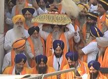 ਗੁਰੂ ਰਾਮਦਾਸ ਜੀ ਦੇ ਪ੍ਰਕਾਸ਼ ਪੁਰਬ ਮੌਕੇ ਰੂਹਾਨੀ ਰੰਗ \'ਚ ਰੰਗਿਆ ਸ੍ਰੀ ਅੰਮ੍ਰਿਤਸਰ ਸਾਹਿਬ