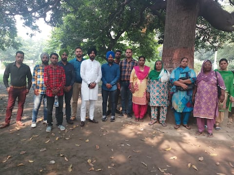 ਮੀਡੀਆ ’ਚ ਸੁਰਖੀਆਂ ਮਗਰੋਂ ਜਾਗੀ ਸਰਕਾਰ, ਇਰਾਕ ਪੀੜਤਾਂ ਦੇ ਵਾਰਸਾਂ ਨੂੰ ਨੌਕਰੀ ਮੀਡੀਆ ’ਚ ਸੁਰਖੀਆਂ ਮਗਰੋਂ ਜਾਗੀ ਸਰਕਾਰ, ਇਰਾਕ ਪੀੜਤਾਂ ਦੇ ਵਾਰਸਾਂ ਨੂੰ ਨੌਕਰੀ