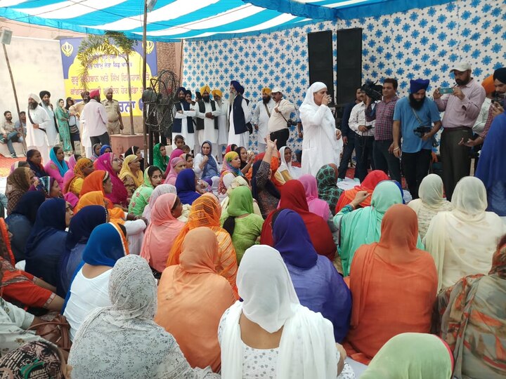 ਅਰਦਾਸ ਦੌਰਾਨ ਭਾਈ ਮਨਜੀਤ ਸਿੰਘ ਵੀ ਹਾਜ਼ਰ ਰਹੇ, ਜਿਸ ਤੋਂ ਸਾਫ ਹੈ ਕਿ ਸੁਖਬੀਰ ਬਾਦਲ ਪਿਛਲੇ ਦਿਨੀਂ ਮਨਜੀਤ ਸਿੰਘ ਨਾਲ ਮੁਲਾਕਾਤ ਕਰਕੇ ਉਨ੍ਹਾਂ ਦੇ ਗੁੱਸੇ ਨੂੰ ਸ਼ਾਂਤ ਕਰਨ ਵਿੱਚ ਸਫਲ ਰਹੇ ਹਨ।