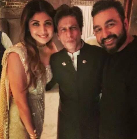ਸ਼ਾਹਰੁਖ ਅਦਾਕਾਰਾ ਸ਼ਿਲਪਾ ਸ਼ੈਟੀ ਰਾਜ ਕੁੰਦਰਾ ਤੇ ਉਸ ਦੇ ਪਤੀ ਰਾਜ ਕੁੰਦਰਾ ਨਾਲ ਵੀ ਨਜ਼ਰ ਆਇਆ।