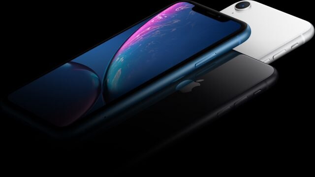 iPhone XR grabbed the top spot in the entire list in terms of battery life ਜਾਣੋ ਆਪਣੇ ਫੋਨ ਦੀ ਬੈਟਰੀ ਲਾਈਫ, ਵਾਸ਼ਿੰਗਟਨ ਪੋਸਟ ਦੀ ਰਿਸਰਚ 'ਚ ਖੁਲਾਸਾ