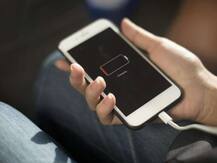 ਐਪਲ ’ਤੇ ਫਿਰ ਲੱਗਾ ਪੁਰਾਣੇ ਆਈਫੋਨ ਮੱਠੇ ਕਰਨ ਦਾ ਇਲਜ਼ਾਮ