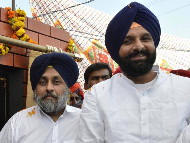 attack on sukhbir badal and bikram majithia ਸੰਕਟ 'ਚ ਸਖਬੀਰ-ਮਜੀਠੀਆ ਜੋੜੀ, ਸਿਰਫ ਦੋਵੇਂ ਲੀਡਰ ਬਣ ਰਹੇ ਨਿਸ਼ਾਨਾ