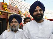 ਸੰਕਟ \'ਚ ਸਖਬੀਰ-ਮਜੀਠੀਆ ਜੋੜੀ, ਸਿਰਫ ਦੋਵੇਂ ਲੀਡਰ ਬਣ ਰਹੇ ਨਿਸ਼ਾਨਾ