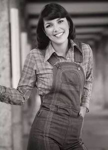 ਕੇਂਡਲ ਤੇ ਕਾਇਲੀ ਦੀ ਮਾਂ ਵੀ ਬੇਹੱਦ ਖੂਬਸੂਰਤ, ਤਸਵੀਰਾਂ ਆਈਆਂ ਸਾਹਮਣੇ